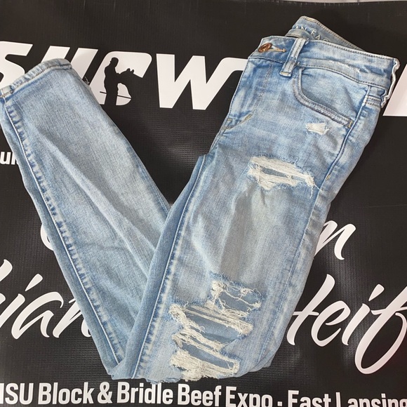 Light wash AE ripped skinny jeans - Picture 3 of 5